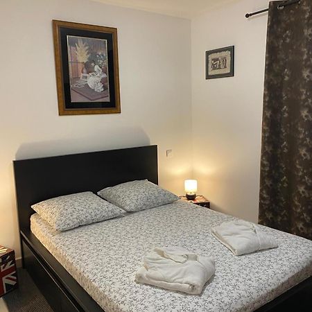 Апартаменти Agreable Rez De Jardin Avec Piscine Et Jacuzzi Червйоне Екстер'єр фото