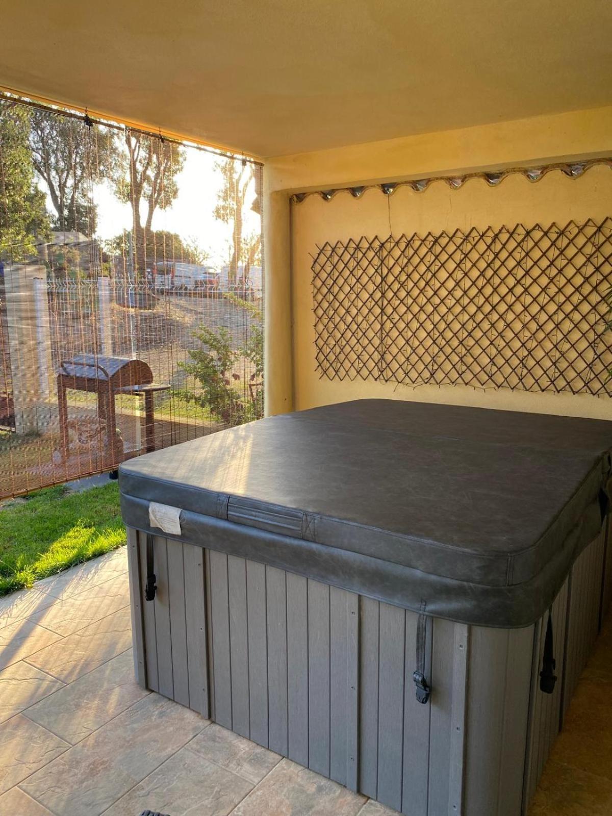 Апартаменти Agreable Rez De Jardin Avec Piscine Et Jacuzzi Червйоне Екстер'єр фото