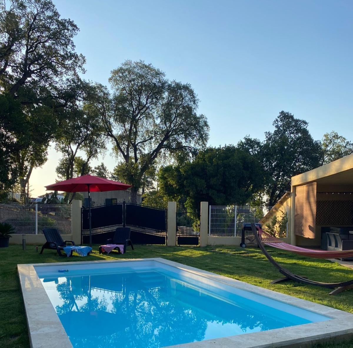 Апартаменти Agreable Rez De Jardin Avec Piscine Et Jacuzzi Червйоне Екстер'єр фото